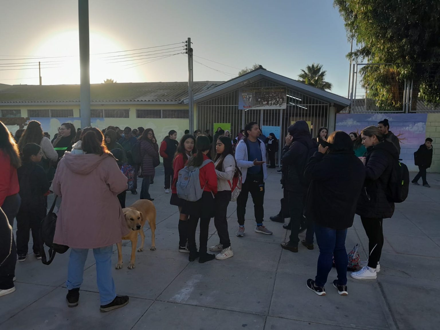 Escuela Jes S Fern Ndez Amanece Tomada Padres Y Apoderados Reclaman