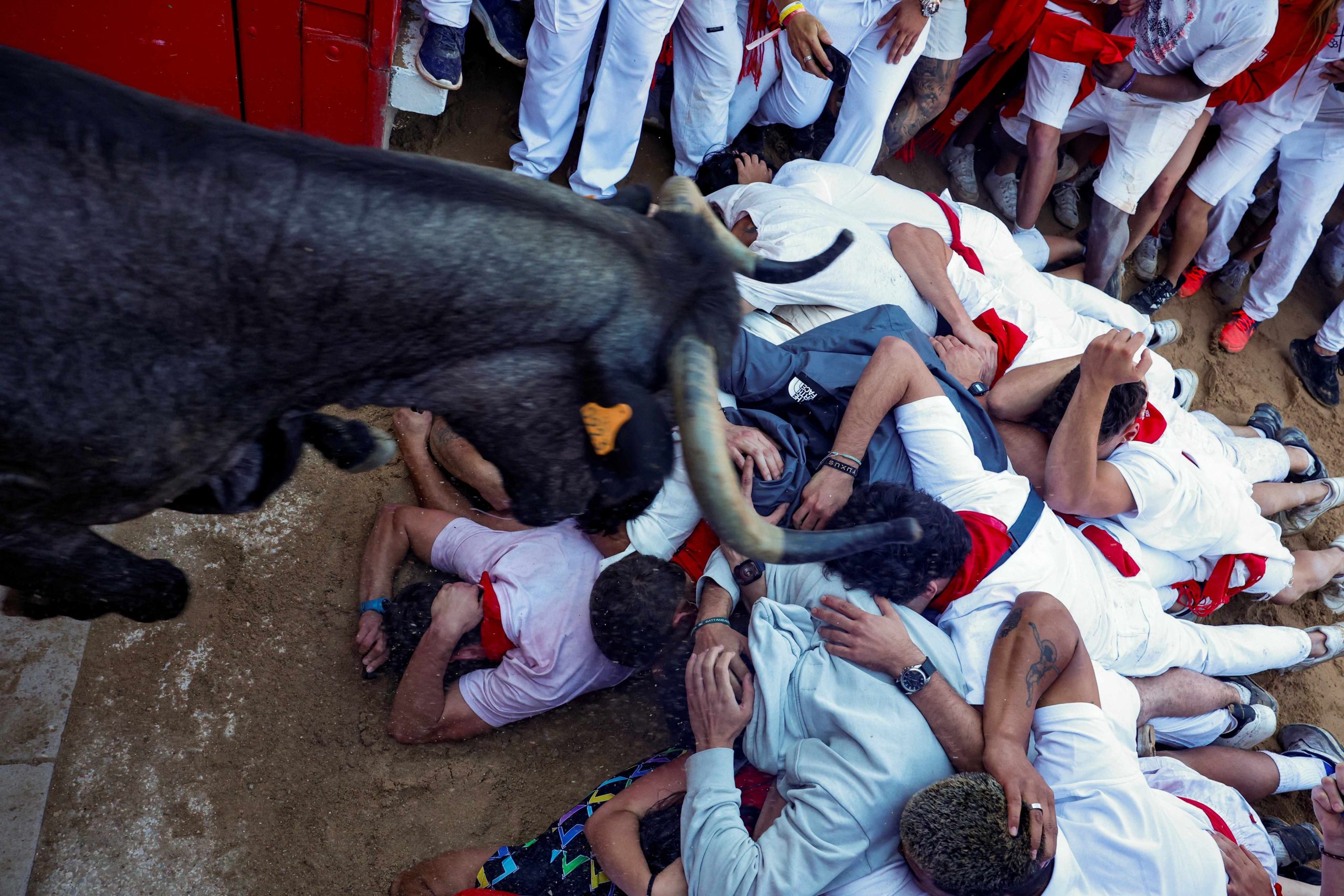 Seis Heridos En El Primer Encierro De Toros De San Ferm N En Espa A